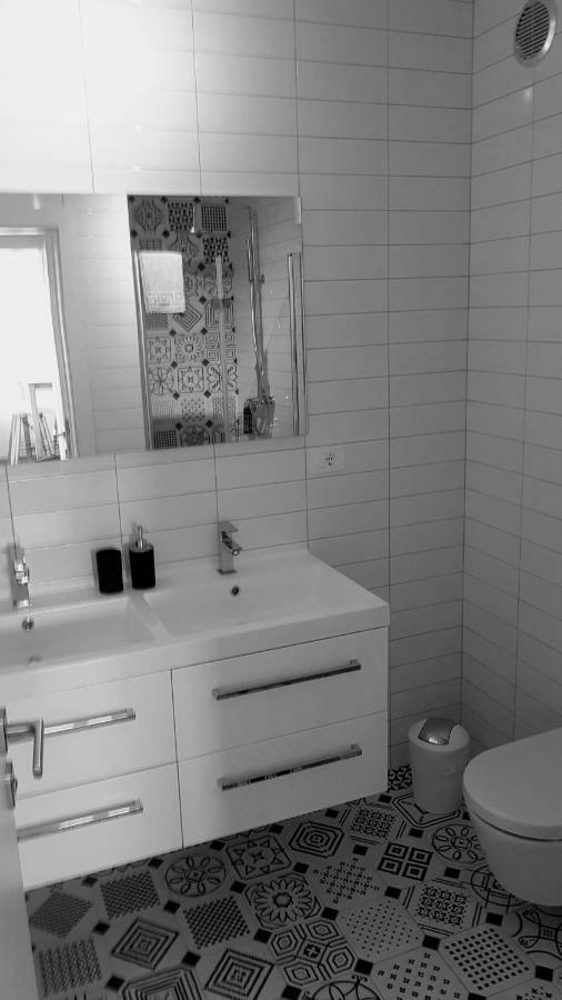 Soren-Sun Apt'S Appartement Supetar Buitenkant foto